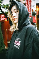 BiSHと「ANTI SOCIAL SOCIAL CLUB」のカプセルコレクションビジュアルより。