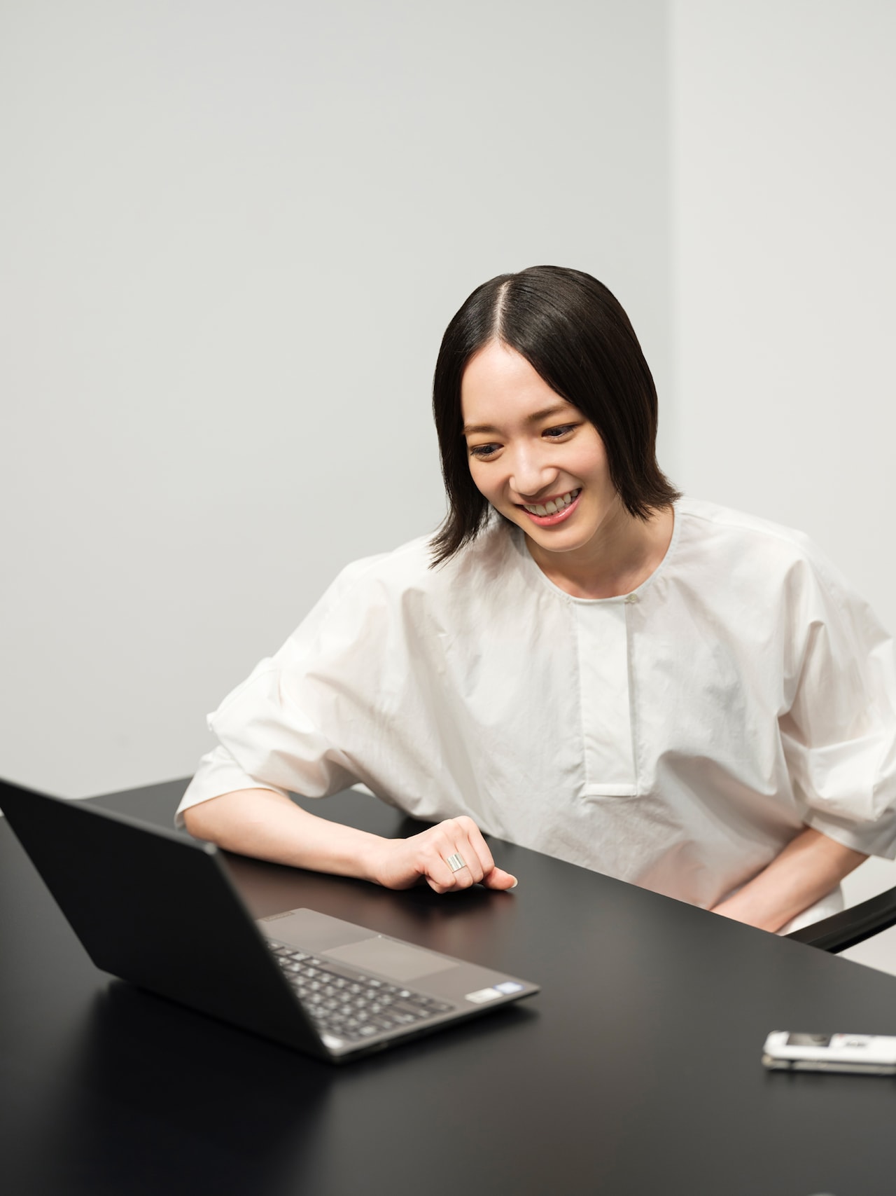 リモートでの対談の様子。