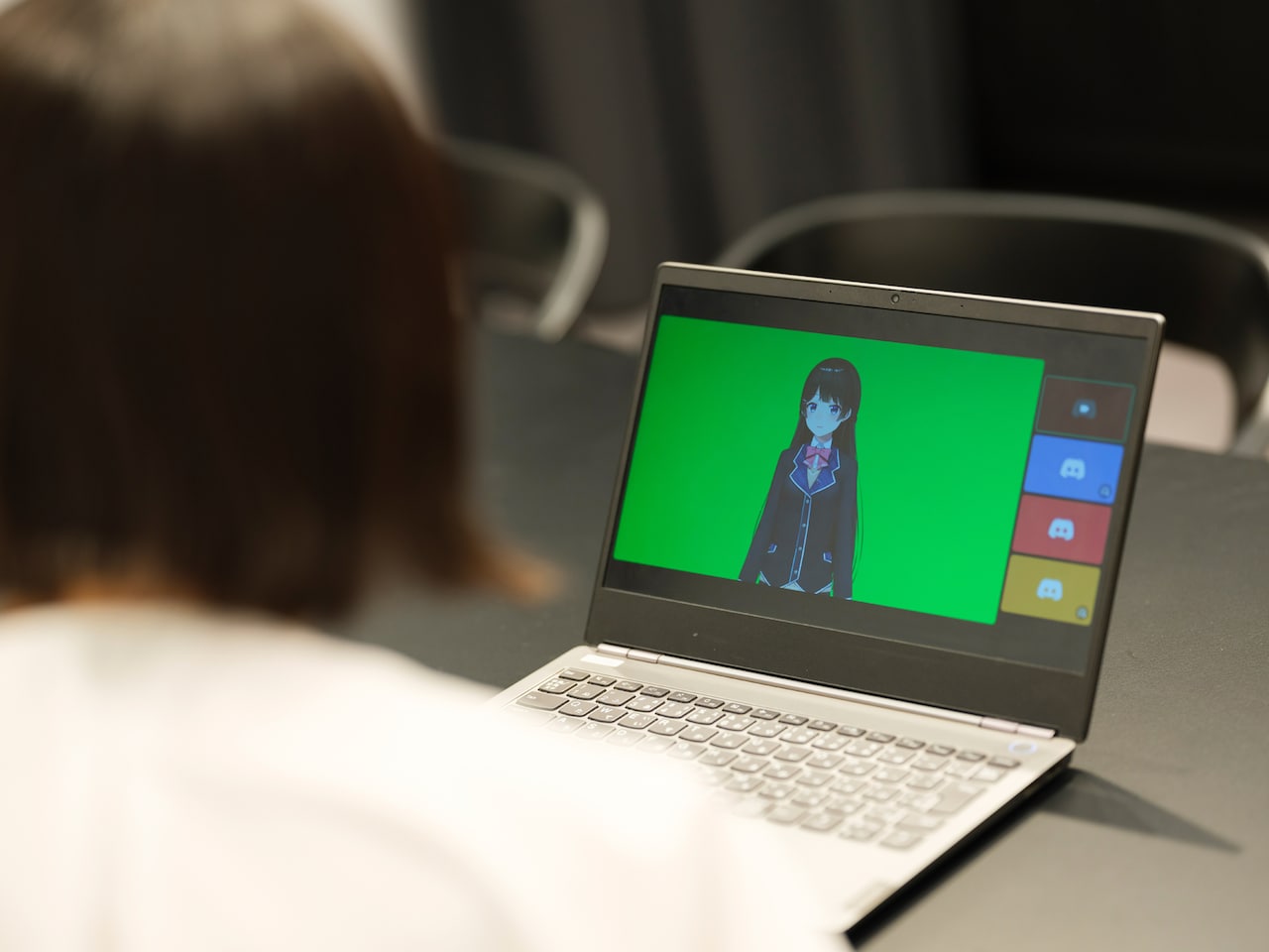 リモートでの対談の様子。