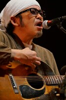 奥田民生（Photo by Kenji Miura）