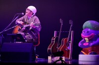 左から奥田民生、ヘロ・ディギン。（Photo by Kenji Miura）