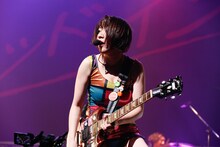 中尊寺まい（Vo, G）（撮影：にしゆきみ）