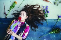 Wakana「Wakana Covers ～Anime Classics～」初回限定盤フォトブック掲載カット