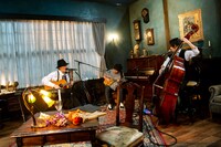 RADWIMPS「15th Anniversary Special Concert」の様子。（Photo by Takeshi Yao）