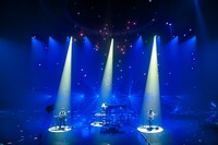 RADWIMPS「15th Anniversary Special Concert」の様子。（Photo by Takeshi Yao）