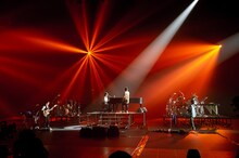 RADWIMPS「15th Anniversary Special Concert」の様子。（Photo by Takeshi Yao）