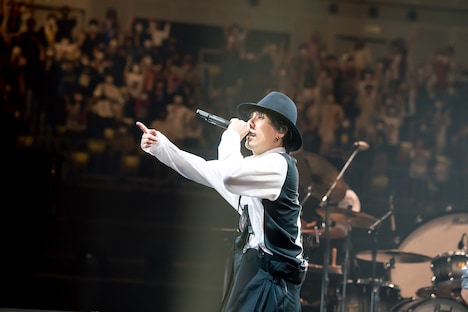 野田洋次郎（Vo, G, Piano）（Photo by Takeshi Yao）