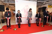 「さくら学院10th ANNIVERSARY MUSEUM produced by TOWER RECORDS」でのテープカットの様子。