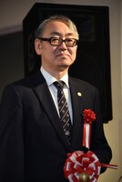 嶺脇育夫氏