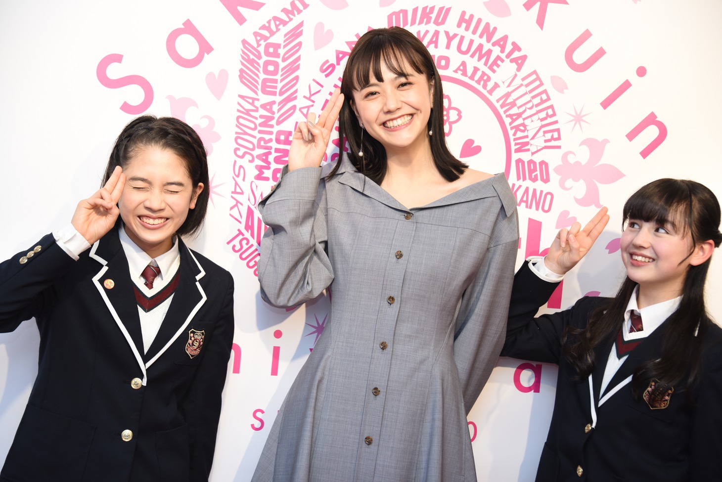 左から野中ここな、松井愛莉、白鳥沙南。