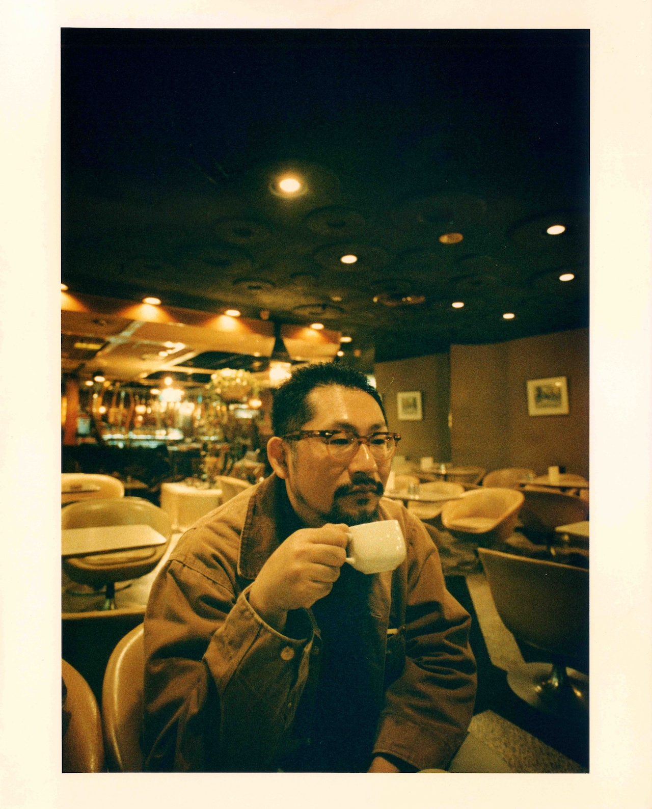 1994年の川勝正幸。雑誌「BRUTUS」1994年6月1日号の大阪特集「大阪、ええんちゃう。」のときのひとコマ。撮影は川勝と懇意にしていた写真家の故・野村浩司。