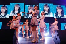 =LOVE「WINTER TOUR『You all are "My ideal"』」東京・TOKYO DOME CITY HALL公演の様子。（写真提供：代々木アニメーション学院）