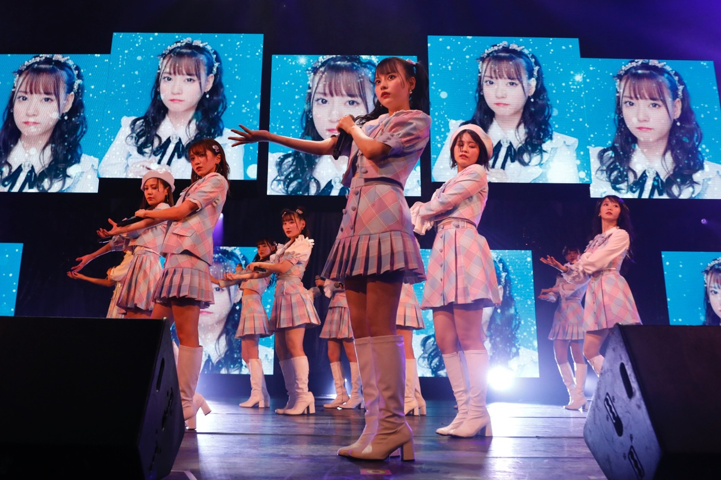 =LOVE「WINTER TOUR『You all are "My ideal"』」東京・TOKYO DOME CITY HALL公演の様子。（写真提供：代々木アニメーション学院）