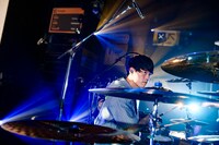 KOUHEI（Dr, Cho）（撮影：瀧本JON...行秀）