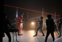 東京スカパラダイスオーケストラ「ALMIGHTY～仮面の約束 feat.川上洋平」ミュージックビデオのメイキングカット。(c)2020 石森プロ・テレビ朝日・ADK EM・東映