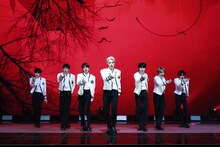 「Given-Taken」を披露するENHYPEN。（写真提供：BELIFT LAB）