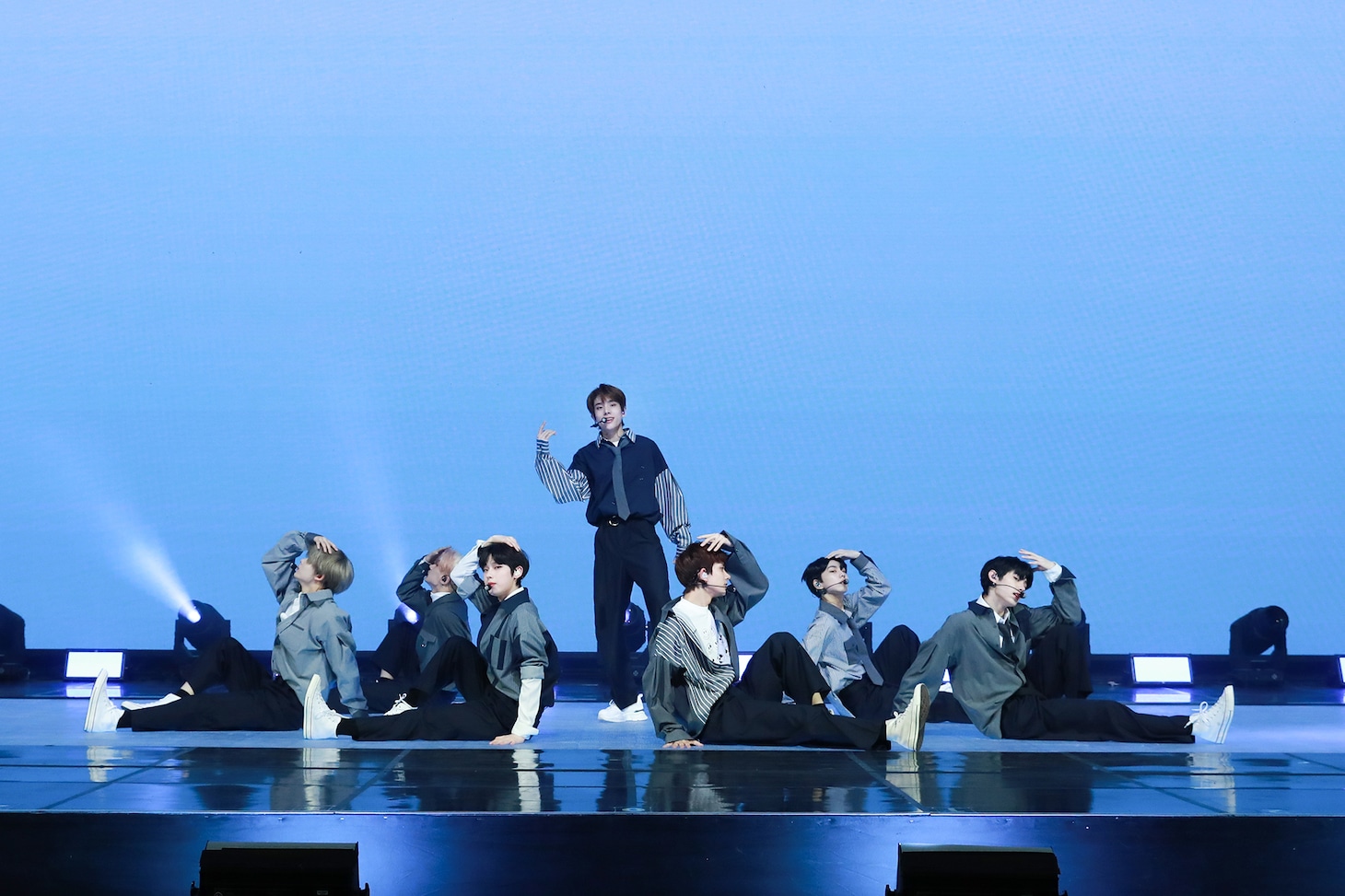 「Let Me In (20 CUBE)」を披露するENHYPEN。（写真提供：BELIFT LAB）