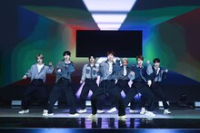 「Let Me In (20 CUBE)」を披露するENHYPEN。（写真提供：BELIFT LAB）