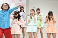 永野（左）の「ラッセン」披露中、必死に胸キュンセリフを考える=LOVE。