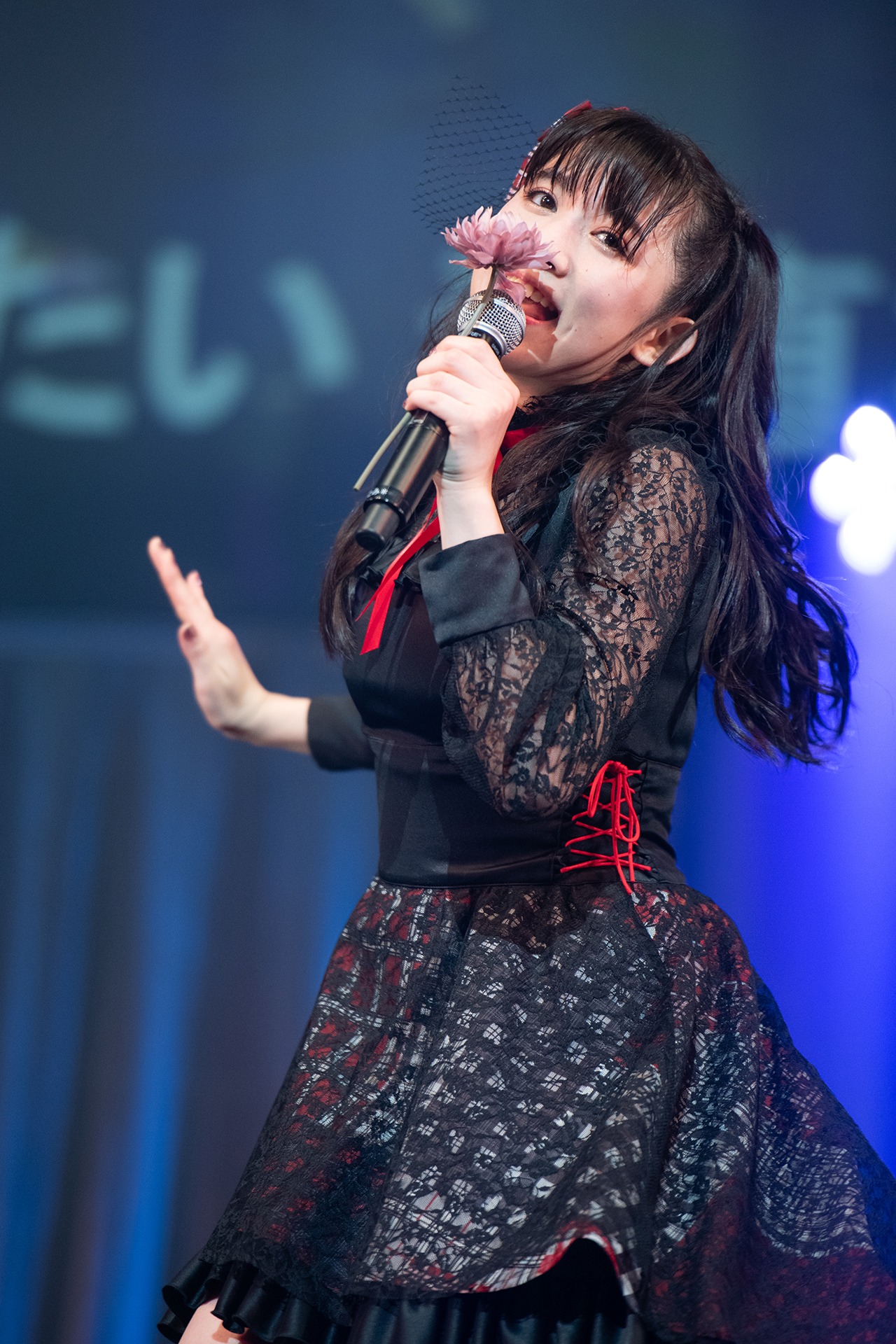 新井ひとみ
