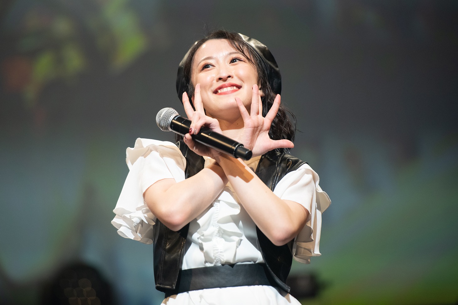 中江友梨