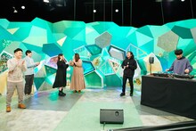 左から和牛、海原やすよ ともこ、Creepy Nuts。(c)ABCテレビ