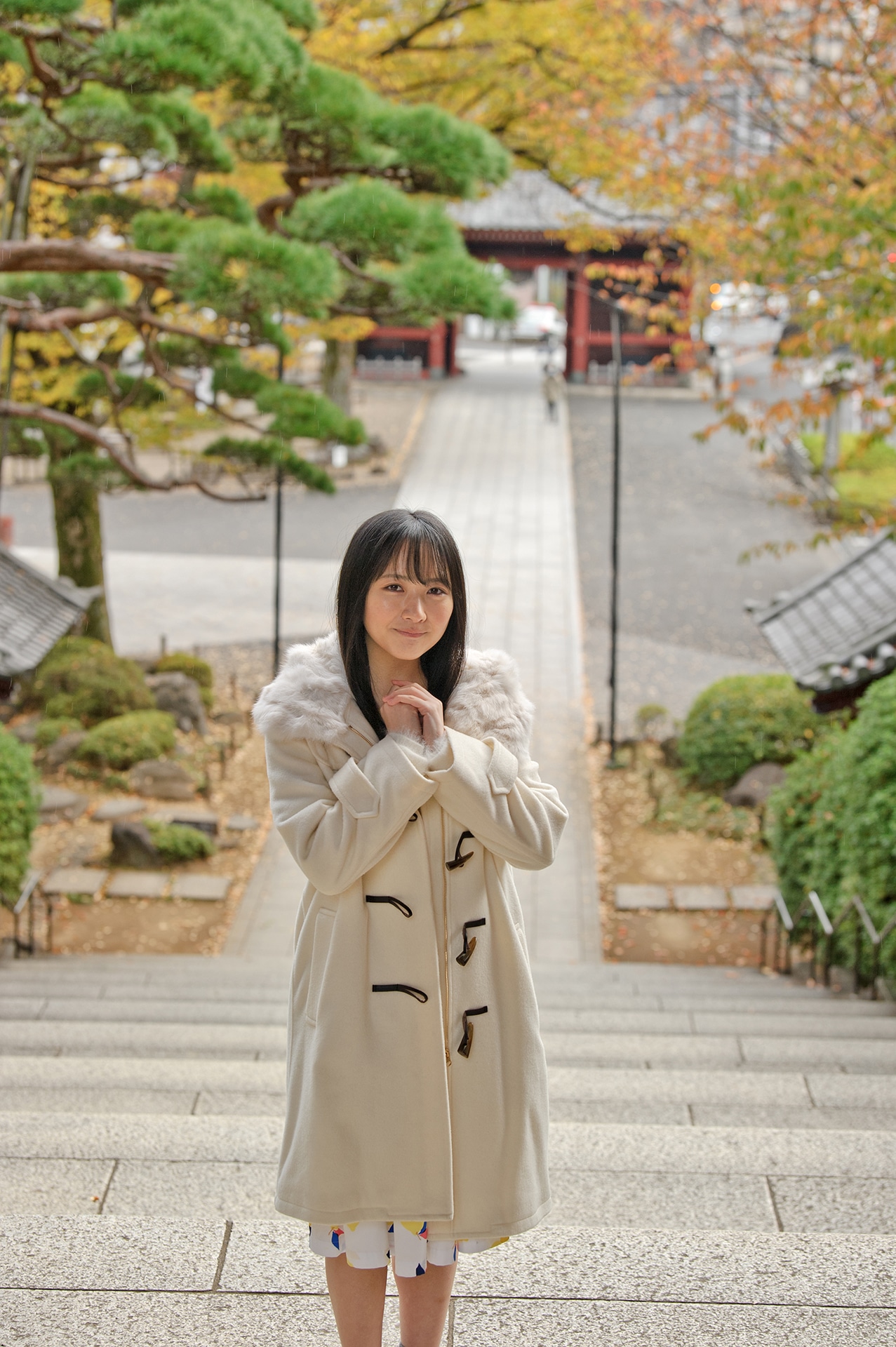 東京・護国寺を訪れた石田千穂（STU48）。
