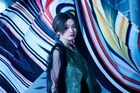 ニノミヤユイ、ミオヤマザキ提供曲「痛人間讃歌」MVで感情爆発