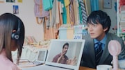 「アキュビュー」新テレビCM「調査員篇」より。