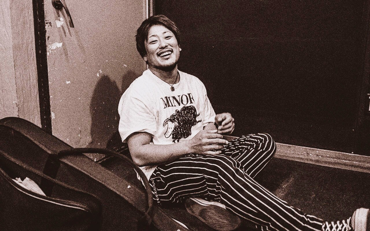 THE FOREVER YOUNGクニタケヒロキ、大好きなラーメンを食べ歩きながら全国で弾き語る