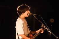 椎木知仁（G, Vo）（撮影：藤川正典）