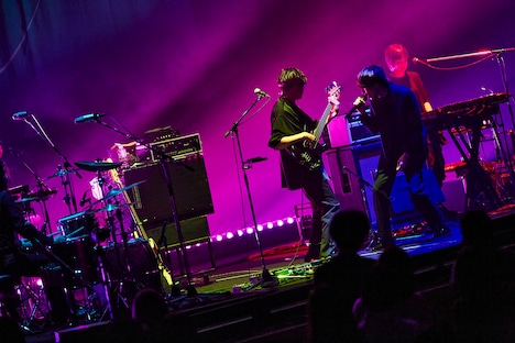 「indigo la End ONEMAN TOUR 2020-2021『夜警』」東京・東京国際フォーラム ホールA公演の様子。（撮影：鳥居洋介）