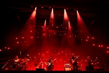 「indigo la End ONEMAN TOUR 2020-2021『夜警』」東京・東京国際フォーラム ホールA公演の様子。（撮影：鳥居洋介）