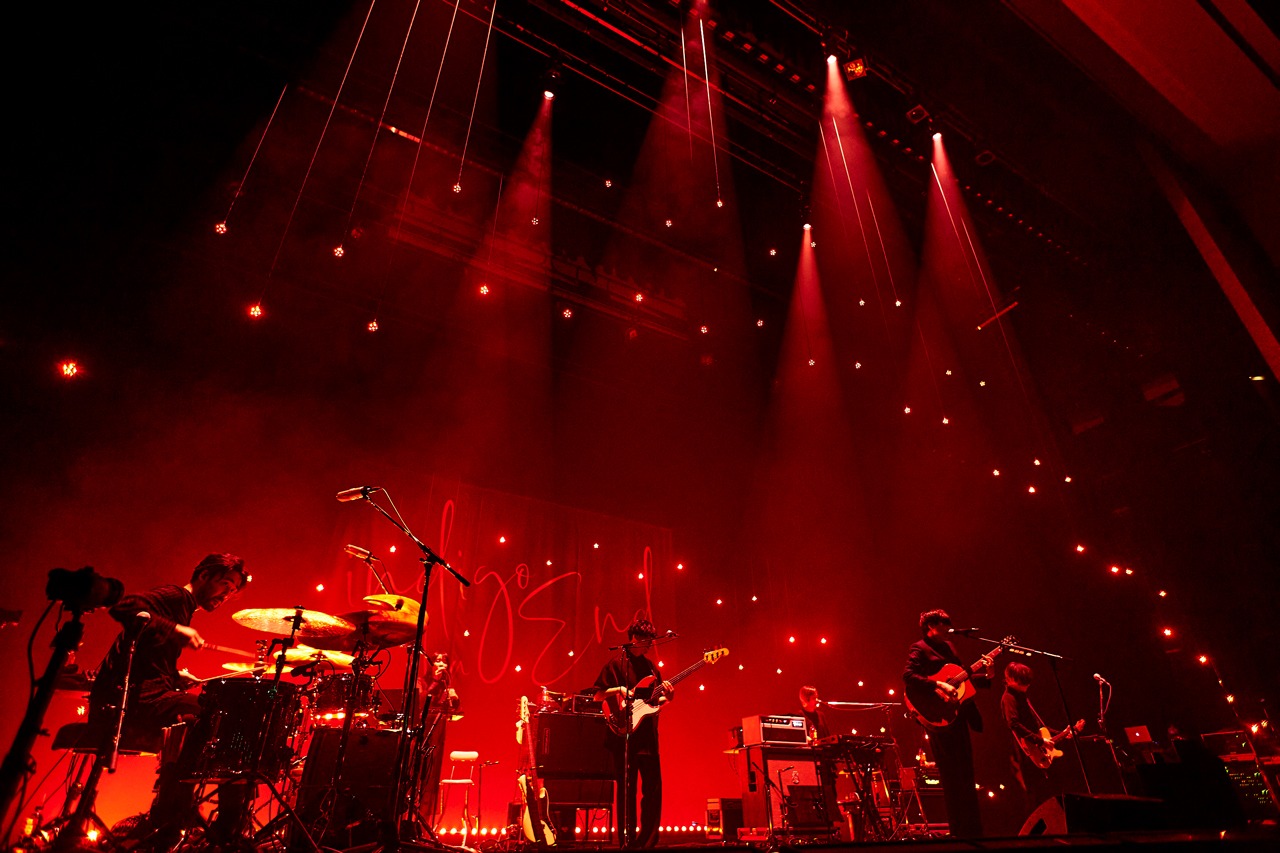 「indigo la End ONEMAN TOUR 2020-2021『夜警』」東京・東京国際フォーラム ホールA公演の様子。（撮影：鳥居洋介）