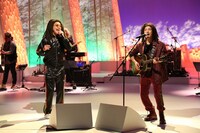 木梨憲武と森山直太朗。(c)フジテレビ