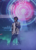 岡野昭仁（Vo）（写真提供：Sony Music Labels）