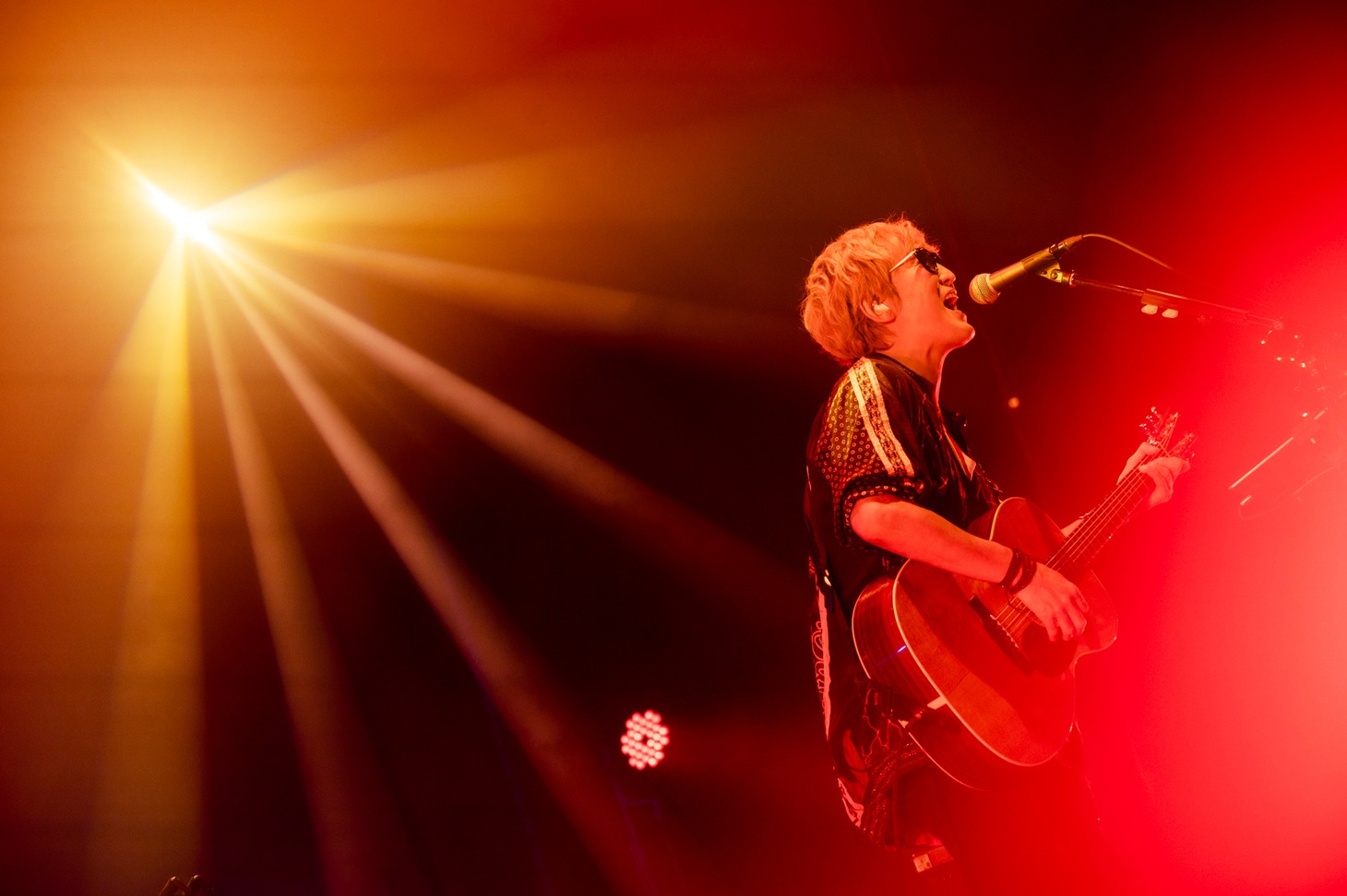 「Hitori Sugar Tour 2020 -セトリ再現ライブ-Supported by J-WAVE Mercedes-Benz THE EXPERIENCE」より。（撮影：田中聖太郎・渡邊玲奈［田中聖太郎写真事務所］）