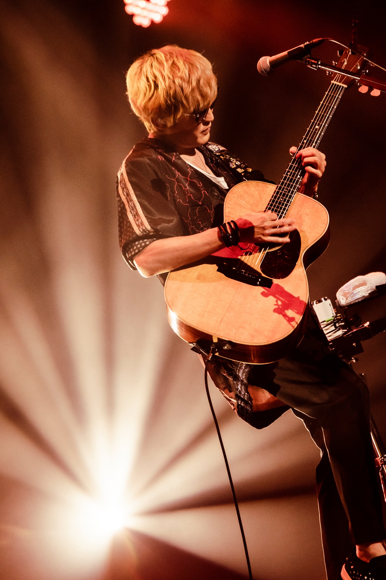 「Hitori Sugar Tour 2020 -セトリ再現ライブ-Supported by J-WAVE Mercedes-Benz THE EXPERIENCE」より。（撮影：田中聖太郎・渡邊玲奈［田中聖太郎写真事務所］）