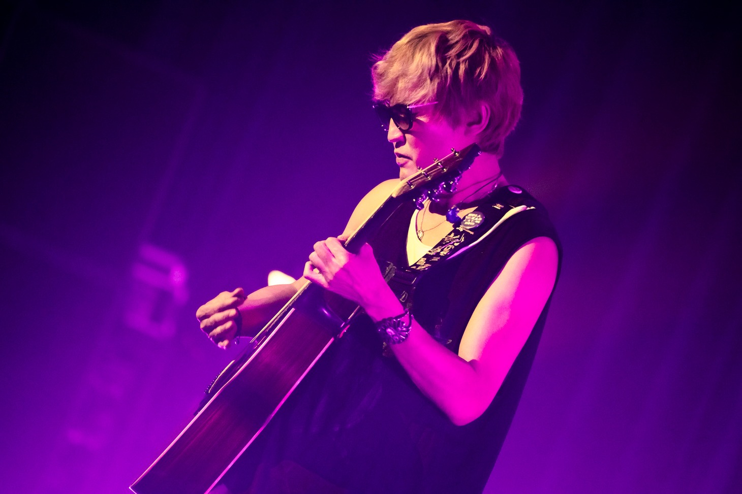 「Hitori Sugar Tour 2020 -セトリ再現ライブ-Supported by J-WAVE Mercedes-Benz THE EXPERIENCE」より。（撮影：田中聖太郎・渡邊玲奈［田中聖太郎写真事務所］）