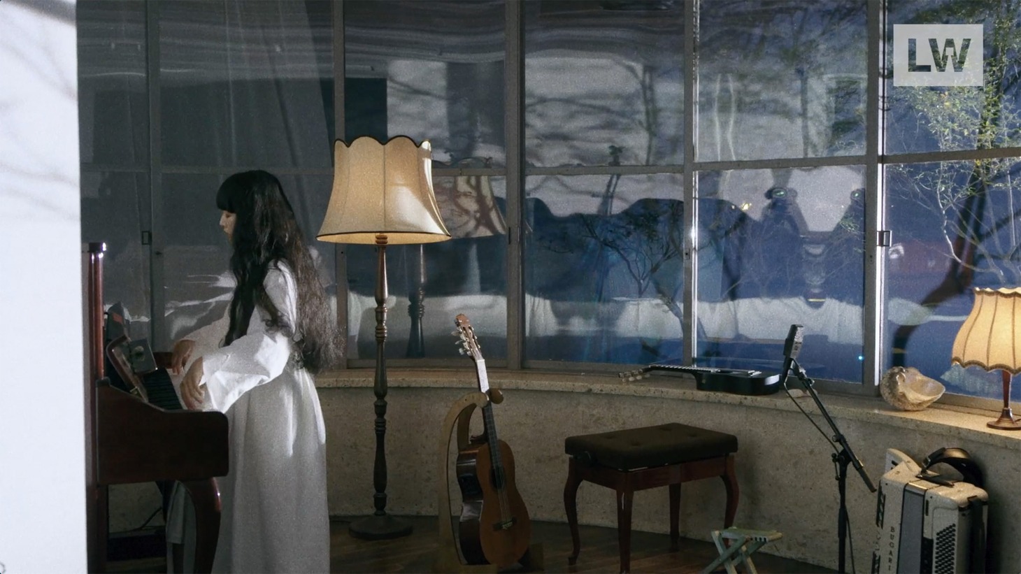 「Hara X Ichiko Aoba quiet solo concert "Windswept Adan"」より。