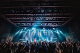 本日12月6日に開催された有観客ワンマンライブ「あゆみクリパまき2020」の様子。(Photo by mao)