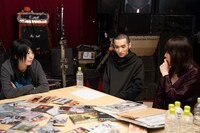 左からえらめぐみ、死神紫郎、中尊寺まい。