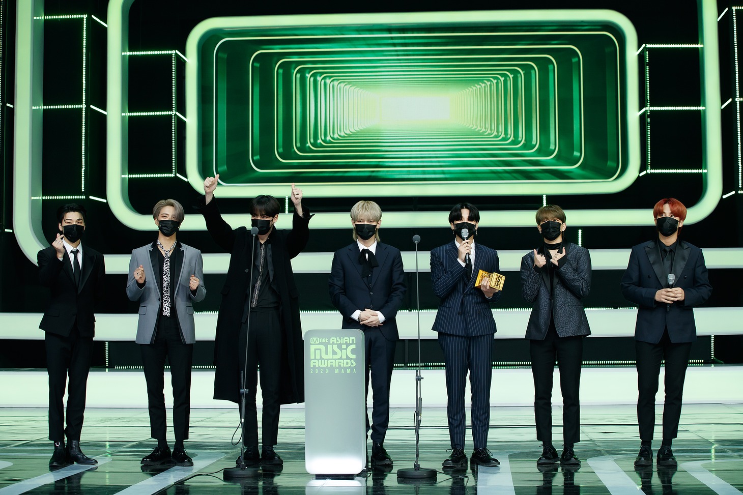 「2020 Mnet ASIAN MUSIC AWARDS (MAMA)」で受賞の喜びを語るATEEZ。(c)CJ ENM Co., Ltd, All Rights Reserved.
