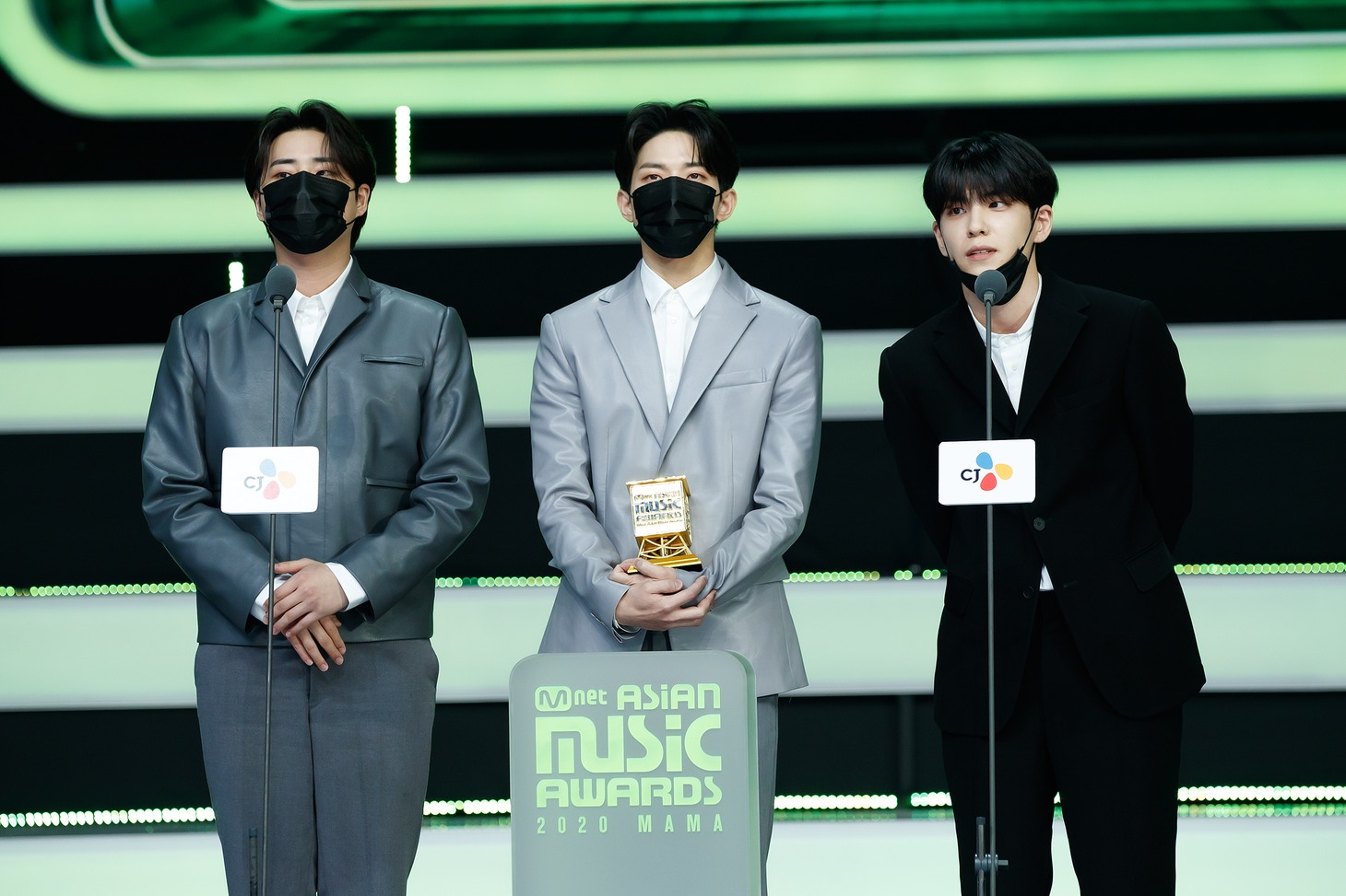 「2020 Mnet ASIAN MUSIC AWARDS (MAMA)」で受賞の喜びを語るDAY6。(c)CJ ENM Co., Ltd, All Rights Reserved.