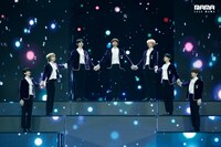 「2020 Mnet ASIAN MUSIC AWARDS (MAMA)」のステージでパフォーマンスを披露するENHYPEN。(c)CJ ENM Co., Ltd, All Rights Reserved.