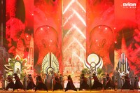 「2020 Mnet ASIAN MUSIC AWARDS (MAMA)」のステージでパフォーマンスを披露するMAMAMOO。(c)CJ ENM Co., Ltd, All Rights Reserved.