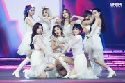 「2020 Mnet ASIAN MUSIC AWARDS (MAMA)」のステージでパフォーマンスを披露するTWICE。(c)CJ ENM Co., Ltd, All Rights Reserved.
