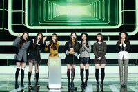 「2020 Mnet ASIAN MUSIC AWARDS (MAMA)」で受賞の喜びを語るWeeekly。(c)CJ ENM Co., Ltd, All Rights Reserved.