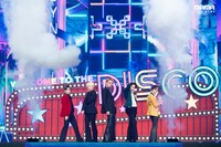 「2020 Mnet ASIAN MUSIC AWARDS (MAMA)」のステージでパフォーマンスを披露するTOMORROW X TOGETHER。(c)CJ ENM Co., Ltd, All Rights Reserved.