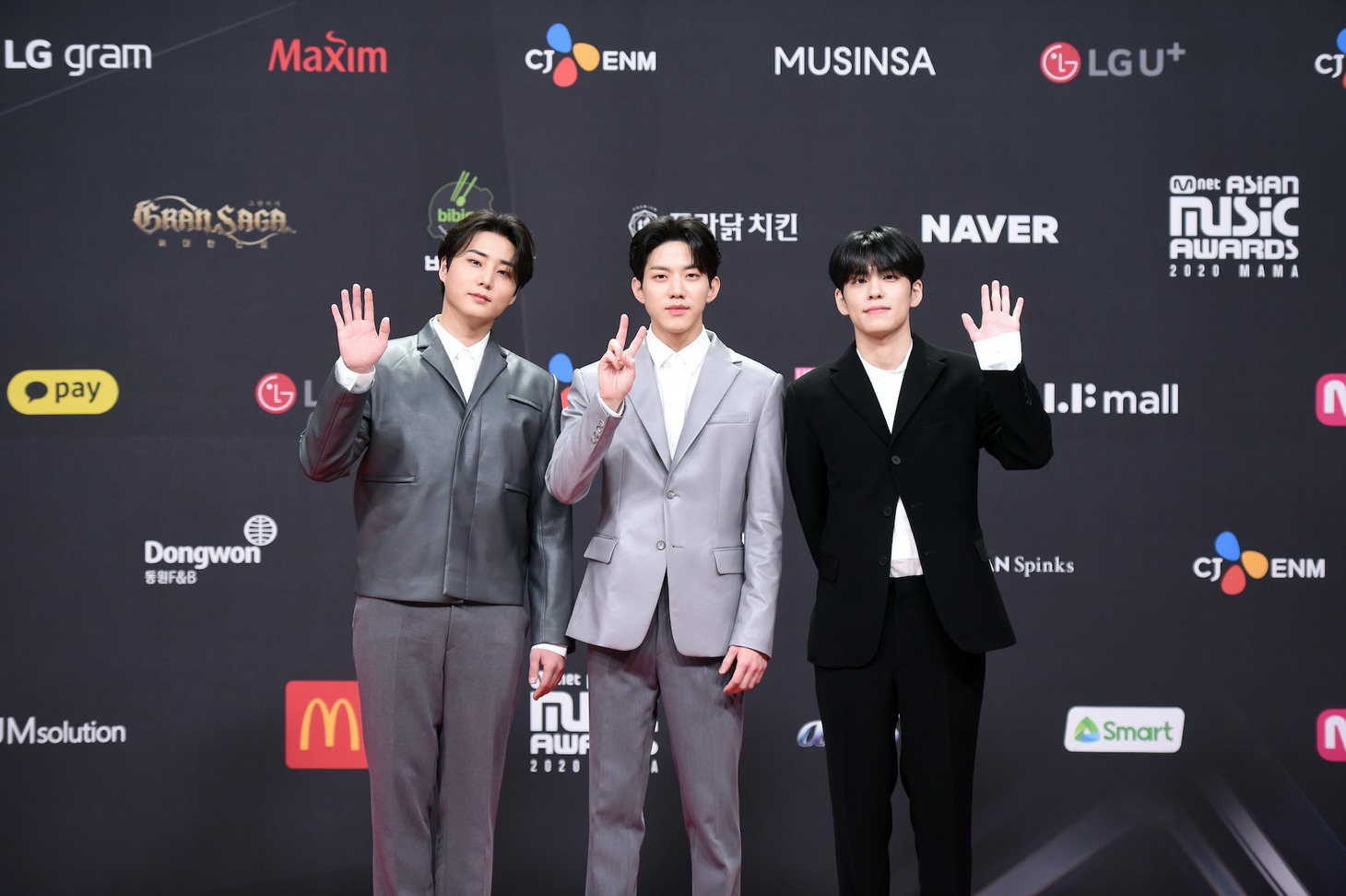 「2020 Mnet ASIAN MUSIC AWARDS (MAMA)」のレッドカーペットに登場したDAY6。(c)CJ ENM Co., Ltd, All Rights Reserved.